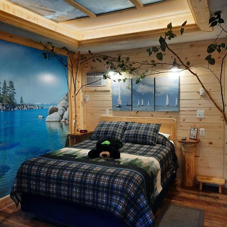 Bear Cove Inn Saint Ignace Exteriör bild