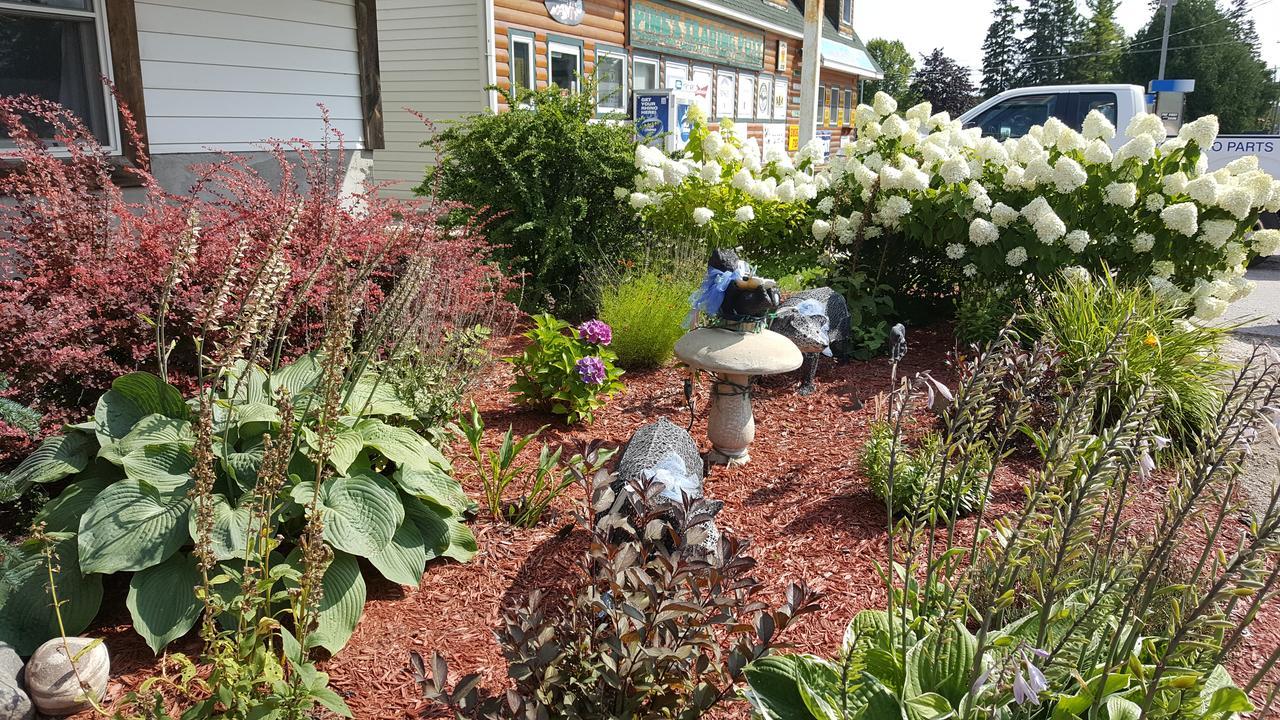 Bear Cove Inn Saint Ignace Exteriör bild